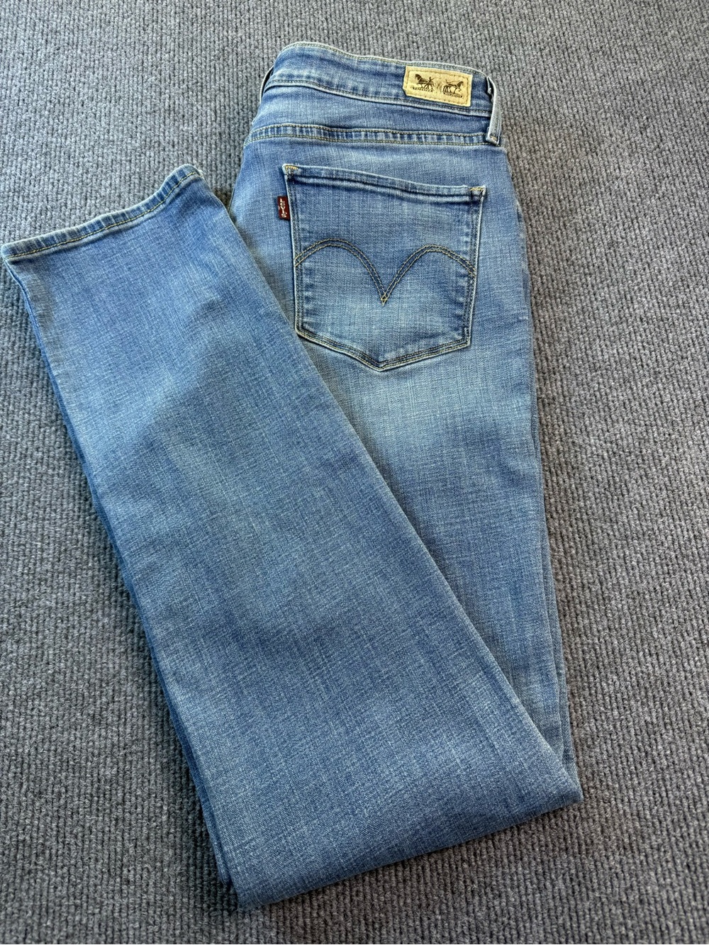 Levi's Women's Mid Rise Skinny Jeans Blue Denim 5-Pocket Button Logo